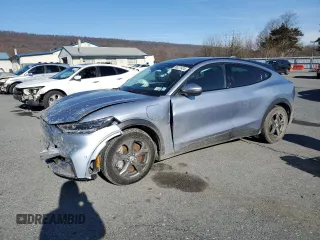 2022 Ford Mustang Mach-E Select z VIN 3FMTK1SS4NMA24698, wystawiony jako Copart lot #86221424 z przebiegiem Nie podano mil oraz Szkody całkowita. Historia ofert i sprzedaży dostępna na DreamBid. Obrazek 1.
