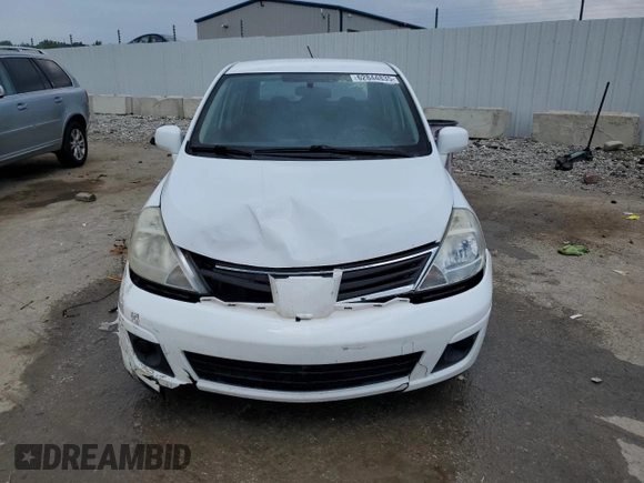 2011 Nissan Versa S z VIN 3N1BC1AP6BL449094, wystawiony jako Copart lot #62844835 z przebiegiem 166 749 mil mil oraz Szkoda całkowita • Salvage title. Historia ofert i sprzedaży dostępna na DreamBid. Obrazek 5.