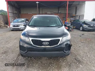2013 Kia Sorento LX with VIN 5XYKTDA68DG408823, listed as a IAAI auction lot 42554361 with 221,917 mi miles and . Bid and sale history available at DreamBid. Image 12.