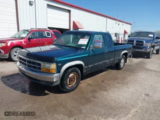 1995 Dodge Dakota with VIN 1B7GL23X3SS144109, listed as a IAAI auction lot 41767996 with 204,670 mi miles. Bid and sale history available at carsss.com. Image 2.