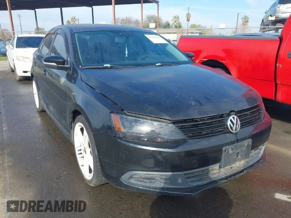 2011 Volkswagen Jetta Sedan SE w/Convenience & Sunroof PZEV with VIN 3VWDZ7AJXBM047797, listed as a IAAI auction lot 41244245 with 163,941 mi miles. Bid and sale history available at carsss.com. Image 1.