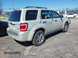 2008 Ford Escape XLT with VIN 1FMCU93198KC12899, listed as a IAAI auction lot 41768951 with 202,830 mi miles. Bid and sale history available at carsss.com. Image 4.