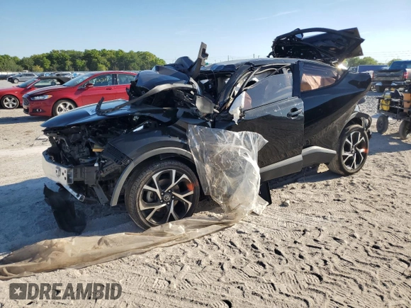 2019 Toyota C-HR XLE z VIN NMTKHMBX4KR078685, wystawiony jako Copart lot #49944845 z przebiegiem Nie podano mil oraz Nie do naprawy • Non repairable. Historia ofert i sprzedaży dostępna na DreamBid. Obrazek 1.