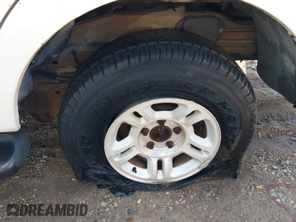 1999 Ford Expedition XLT with VIN 1FMRU1765XLB04984, listed as a IAAI auction lot 42138024 with Not provided miles and . Bid and sale history available at DreamBid. Image 6.