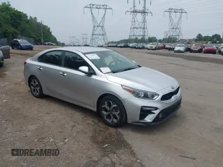2019 Kia Forte LXS z VIN 3KPF24AD5KE061156, wystawiony jako IAAI lot #42506616 z przebiegiem 52 725 mil mil oraz . Historia ofert i sprzedaży dostępna na DreamBid. Obrazek 1.