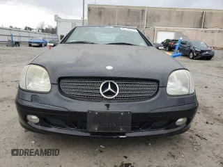 2002 Mercedes-Benz SLK 320 z VIN WDBKK65F12F250431, wystawiony jako Copart lot #86139214 z przebiegiem 72 356 mil mil oraz Czysty tytuł • Clean title. Historia ofert i sprzedaży dostępna na DreamBid. Obrazek 5.