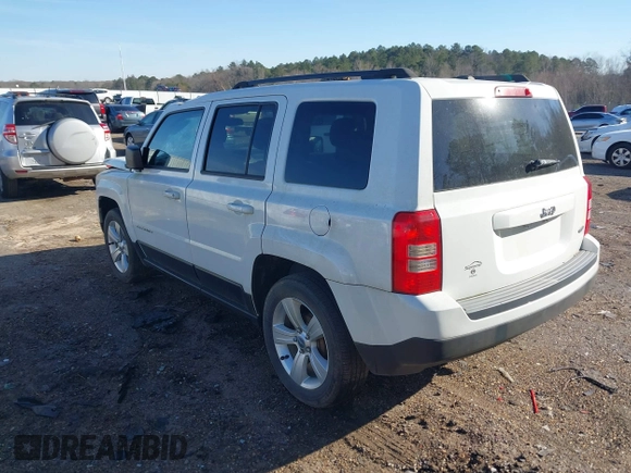 2015 Jeep Patriot Latitude with VIN 1C4NJPFB8FD220119, listed as a IAAI auction lot 41629305 with 90,753 mi miles and . Bid and sale history available at DreamBid. Image 3.