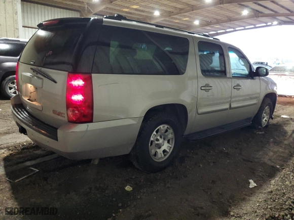 2007 GMC Yukon XL SLE with VIN 1GKFC16J47R376413, listed as a Copart auction lot 86836314 with 212,844 mi miles and Salvage Title. Bid and sale history available at carsss.com. Image 3.