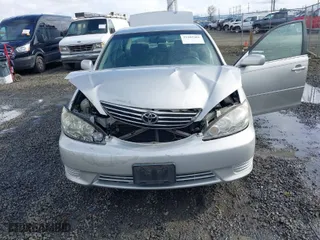 2006 Toyota Camry STD with VIN 4T1BE32K86U157718, listed as a IAAI auction lot 41805465 with 327,299 mi miles. Bid and sale history available at carsss.com. Image 6.
