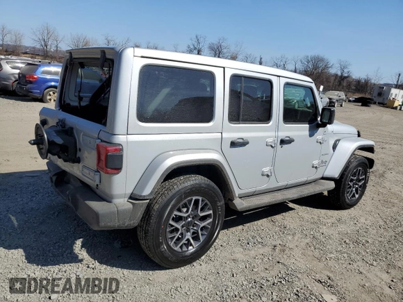 2024 Jeep Wrangler Sahara z VIN 1C4PJXEG9RW242600, wystawiony jako Copart lot #49297285 z przebiegiem 11 391 mil mil oraz Szkoda całkowita • Salvage title. Historia ofert i sprzedaży dostępna na DreamBid. Obrazek 3.