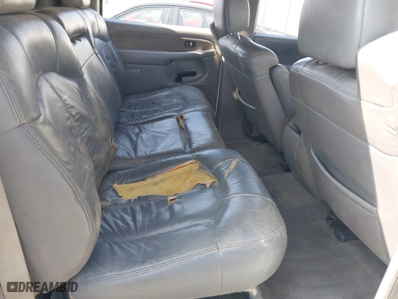 2002 GMC Sierra 2500HD SLE with VIN 1GTHK23U22F188186, listed as a IAAI auction lot 39751839 with 225,407 mi miles. Bid and sale history available at carsss.com. Image 8.