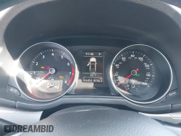 2018 Volkswagen Passat S z VIN 1VWAA7A35JC031938, wystawiony jako IAAI lot #42001015 z przebiegiem 109 450 mil mil oraz . Historia ofert i sprzedaży dostępna na DreamBid. Obrazek 7.