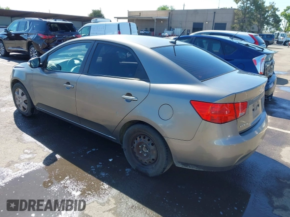 2010 Kia Forte EX z VIN KNAFU4A21A5118825, wystawiony jako IAAI lot #42138046 z przebiegiem 250 125 mil mil oraz . Historia ofert i sprzedaży dostępna na DreamBid. Obrazek 3.