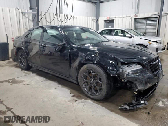 2020 Chrysler 300 S with VIN 2C3CCAGG9LH131607, listed as a Copart auction lot 83577914 with 74,708 mi miles and Salvage Title. Bid and sale history available at DreamBid. Image 4.
