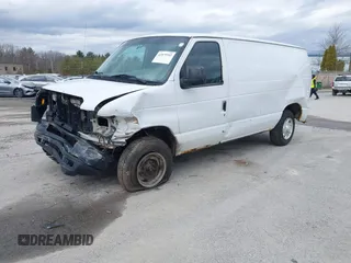 2008 Ford Econoline Cargo Commercial z VIN 1FTNE14WX8DB02132, wystawiony jako IAAI lot #41879542 z przebiegiem 401 784 mil mil oraz . Historia ofert i sprzedaży dostępna na DreamBid. Obrazek 2.