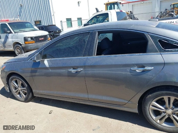 2019 Hyundai Sonata Sport with VIN 5NPE34AF8KH751764, listed as a IAAI auction lot 41751278 with 139,187 mi miles. Bid and sale history available at carsss.com. Image 15.