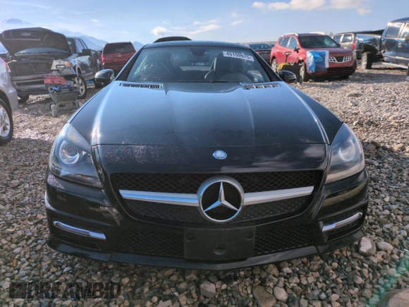 2014 Mercedes-Benz SLK 250 z VIN WDDPK4HA2EF080442, wystawiony jako Copart lot #45159975 z przebiegiem 46 978 mil mil oraz Szkoda całkowita • Salvage title. Historia ofert i sprzedaży dostępna na DreamBid. Obrazek 5.