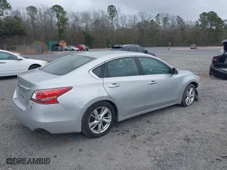 2013 Nissan Altima 2.5 S with VIN 1N4AL3AP6DC280395, listed as a IAAI auction lot 41721090 with 197,545 mi miles. Bid and sale history available at carsss.com. Image 4.