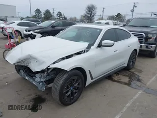 2023 BMW i4 eDrive35 z VIN WBY43AW04PFP70309, wystawiony jako IAAI lot #41745911 z przebiegiem 15 453 mil mil oraz . Historia ofert i sprzedaży dostępna na DreamBid. Obrazek 2.