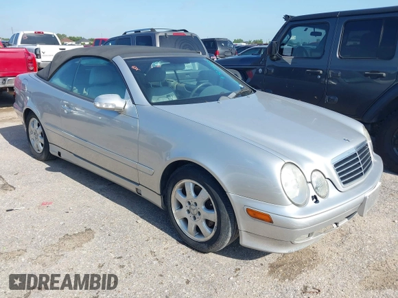 2003 Mercedes-Benz CLK 320 z VIN WDBLK65G13T137546, wystawiony jako IAAI lot #42342255 z przebiegiem Nie podano mil oraz . Historia ofert i sprzedaży dostępna na DreamBid. Obrazek 1.