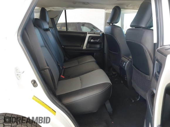 2019 Toyota 4Runner SR5 с VIN JTEBU5JR0K5630450, выставлен на аукционе IAAI как лот 42386961 с пробегом 104 733 миль миль и . История ставок и продаж доступна на DreamBid. Изображение 8.