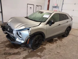 2022 Mitsubishi Eclipse Cross LE z VIN JA4ASVAA7NZ054234, wystawiony jako IAAI lot #42325344 z przebiegiem 36 118 mil mil oraz . Historia ofert i sprzedaży dostępna na DreamBid. Obrazek 16.
