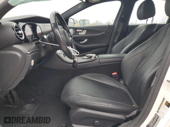 2019 Mercedes-Benz E 300 с VIN WDDZF4KB9KA524388, выставлен на аукционе Copart как лот 52723445 с пробегом 93 906 миль миль и Списание • Salvage title. История ставок и продаж доступна на DreamBid. Изображение 7.
