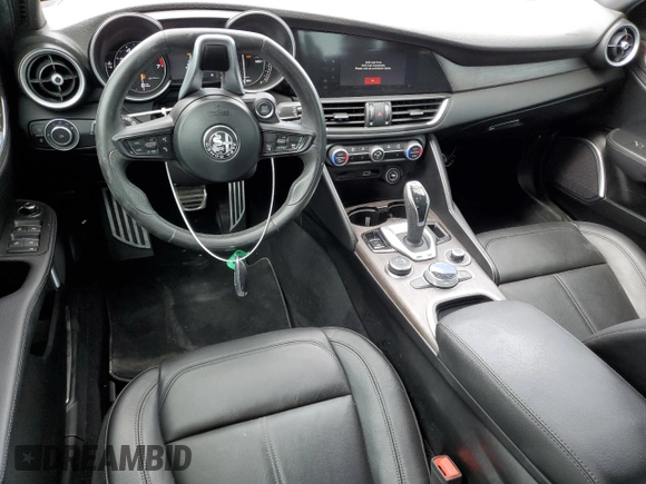 2022 Alfa Romeo Giulia Veloce z VIN ZARFAMBN1N7655182, wystawiony jako Copart lot #53200875 z przebiegiem 50 208 mil mil oraz Szkoda całkowita • Salvage title. Historia ofert i sprzedaży dostępna na DreamBid. Obrazek 8.