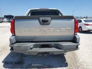2002 Chevrolet Avalanche with VIN 3GNEK13T72G156912, listed as a Copart auction lot 55011765 with 176,766 mi miles and Clean Title. Bid and sale history available at carsss.com. Image 6.