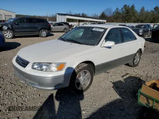 2001 Toyota Camry CE with VIN JT2BG22K810574290, listed as a Copart auction lot 88554975 with 267,620 mi miles and Salvage Title. Bid and sale history available at carsss.com. Image 1.