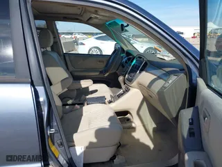 2007 Toyota Highlander w/3rd Row with VIN JTEEP21A470206092, listed as a IAAI auction lot 41352894 with 1 mi miles. Bid and sale history available at carsss.com. Image 5.