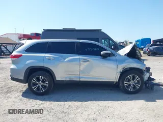 2019 Toyota Highlander LE with VIN 5TDZZRFH8KS362902, listed as a IAAI auction lot 42134460 with 40,102 mi miles and . Bid and sale history available at DreamBid. Image 14.