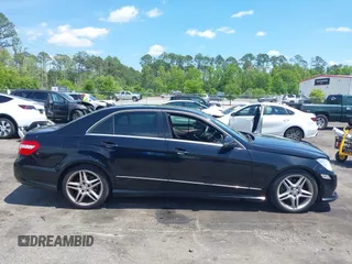 2011 Mercedes-Benz E-Class E 350 Luxury with VIN WDDHF5GB1BA462074, listed as a IAAI auction lot 42017000 with 170,658 mi miles. Bid and sale history available at carsss.com. Image 13.