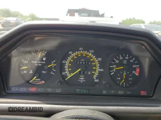 1989 Mercedes-Benz 300 E с VIN WDBEA30D8KA823147, выставлен на аукционе Copart как лот 60485455 с пробегом 126 614 миль миль и Списание • Salvage title. История ставок и продаж доступна на DreamBid. Изображение 9.