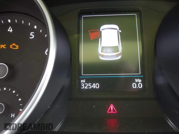 2018 Volkswagen Tiguan S с VIN 3VV1B7AX4JM059717, выставлен на аукционе IAAI как лот 40844600 с пробегом 32 540 миль миль и . История ставок и продаж доступна на DreamBid. Изображение 16.