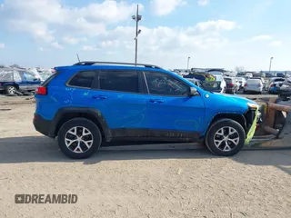 2018 Jeep Cherokee Trailhawk with VIN 1C4PJMBB2JD569069, listed as a IAAI auction lot 41651023 with 80,201 mi miles. Bid and sale history available at carsss.com. Image 13.