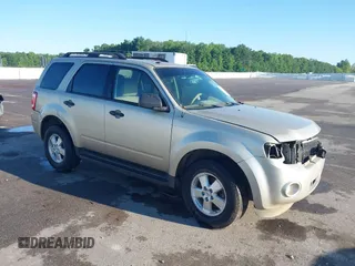 2010 Ford Escape XLT с VIN 1FMCU0D77AKB12059, выставлен на аукционе IAAI как лот 42305315 с пробегом 211 384 миль миль и . История ставок и продаж доступна на DreamBid. Изображение 1.