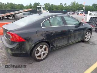 2012 Volvo S60 T5 with VIN YV1622FS1C2088990, listed as a IAAI auction lot 42675481 with 208,000 mi miles and . Bid and sale history available at DreamBid. Image 4.