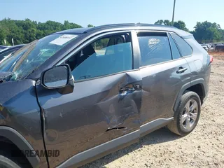 2022 Toyota RAV4 XLE with VIN 2T3W1RFV6NC194245, listed as a IAAI auction lot 42608311 with 36,491 mi miles and . Bid and sale history available at DreamBid. Image 17.
