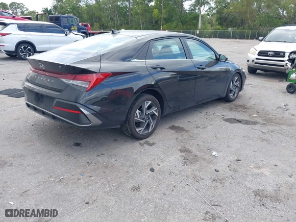 2025 Hyundai Elantra SEL Convenience with VIN KMHLS4DG5SU944082, listed as a IAAI auction lot 41711610 with 2,695 mi miles. Bid and sale history available at carsss.com. Image 4.