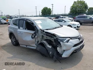2018 Toyota RAV4 LE z VIN JTMBFREV5JJ203235, wystawiony jako IAAI lot #42477301 z przebiegiem 71 250 mil mil oraz . Historia ofert i sprzedaży dostępna na DreamBid. Obrazek 1.