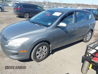 2011 Hyundai Elantra Touring GLS with VIN KMHDB8AE5BU089687, listed as a IAAI auction lot 41868403 with 231,671 mi miles. Bid and sale history available at carsss.com. Image 16.