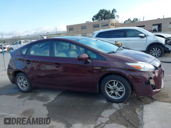 2011 Toyota Prius I with VIN JTDKN3DU9B0253166, listed as a IAAI auction lot 41893424 with 82,705 mi miles. Bid and sale history available at carsss.com. Image 13.