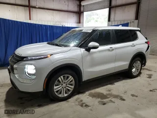 2024 Mitsubishi Outlander ES with VIN JA4J3UA80RZ016368, listed as a Copart auction lot 53973445 with 32,832 mi miles and Clean Title. Bid and sale history available at carsss.com. Image 1.