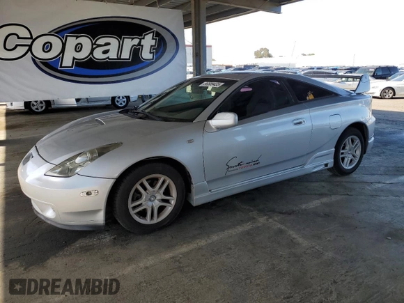2001 Toyota Celica GT z VIN JTDDR32TX10093188, wystawiony jako Copart lot #56589435 z przebiegiem 134 624 mil mil oraz Szkoda całkowita • Salvage title. Historia ofert i sprzedaży dostępna na DreamBid. Obrazek 1.