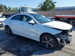 2023 Mercedes-Benz CLA 250 z VIN W1K5J4GB6PN412041, wystawiony jako IAAI lot #42298422 z przebiegiem 12 316 mil mil oraz . Historia ofert i sprzedaży dostępna na DreamBid. Obrazek 1.