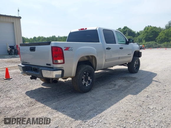 2011 GMC Sierra 1500 SLE with VIN 3GTP2VE39BG298569, listed as a IAAI auction lot 42587010 with 220,806 mi miles and . Bid and sale history available at DreamBid. Image 4.