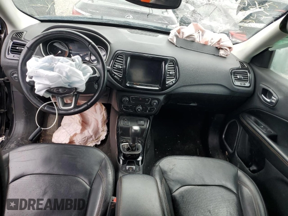 2020 Jeep Compass Limited z VIN 3C4NJCCBXLT187577, wystawiony jako Copart lot #55082235 z przebiegiem 81 387 mil mil oraz Szkoda całkowita • Salvage title. Historia ofert i sprzedaży dostępna na DreamBid. Obrazek 8.