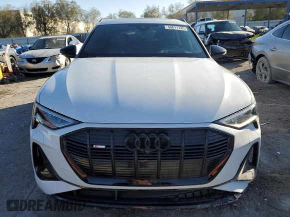 2022 Audi e-tron Chronos with VIN WA1VABGE9NB040096, listed as a Copart auction lot 44611785 with 49,609 mi miles and Salvage title. Bid and sale history available at DreamBid. Image 5.