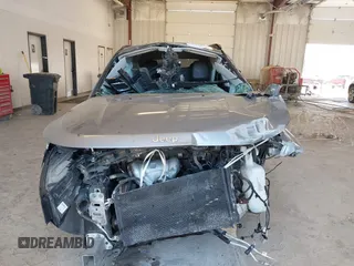 2019 Jeep Compass Latitude с VIN 3C4NJDBB1KT622637, выставлен на аукционе IAAI как лот 42567584 с пробегом Не указан миль и . История ставок и продаж доступна на DreamBid. Изображение 6.